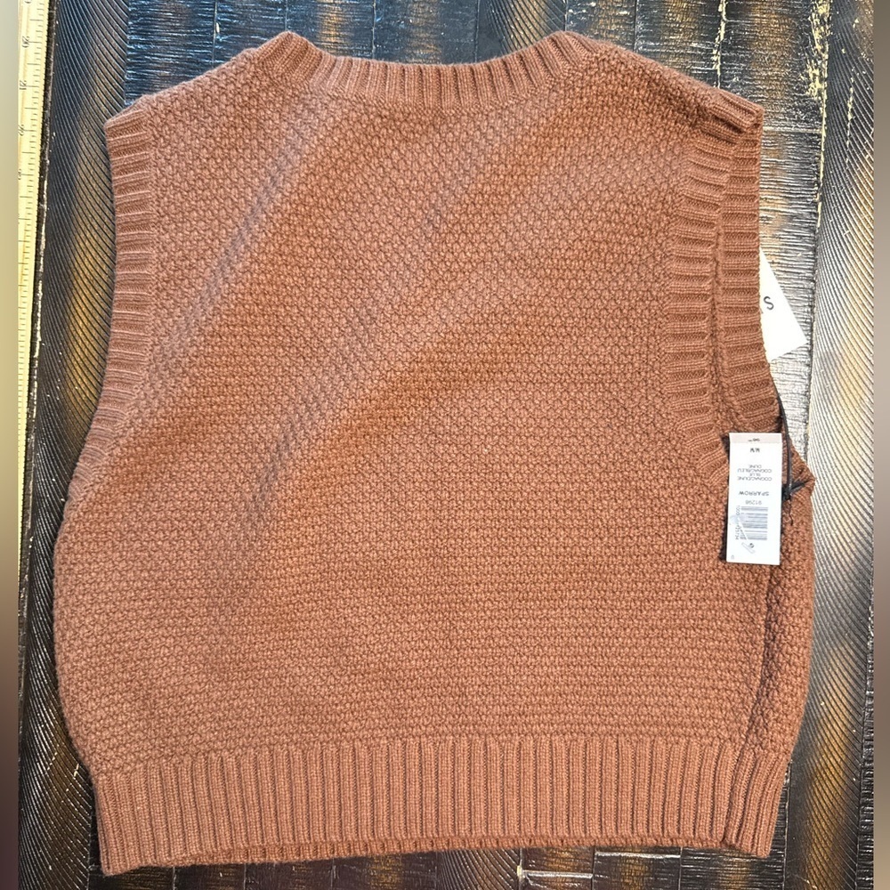 Aritzia Sunday Best Granny Square Vest Sleeveless Knit Top - Picture 9 of 9